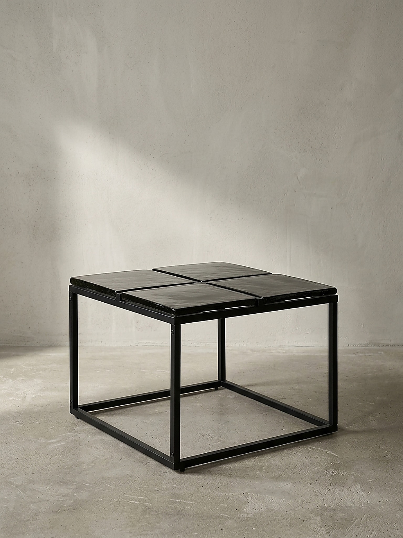 Couchtisch Quadratisch in Schwarz aus Glas und Metall, 58x58x43.5 cm - Bild 1