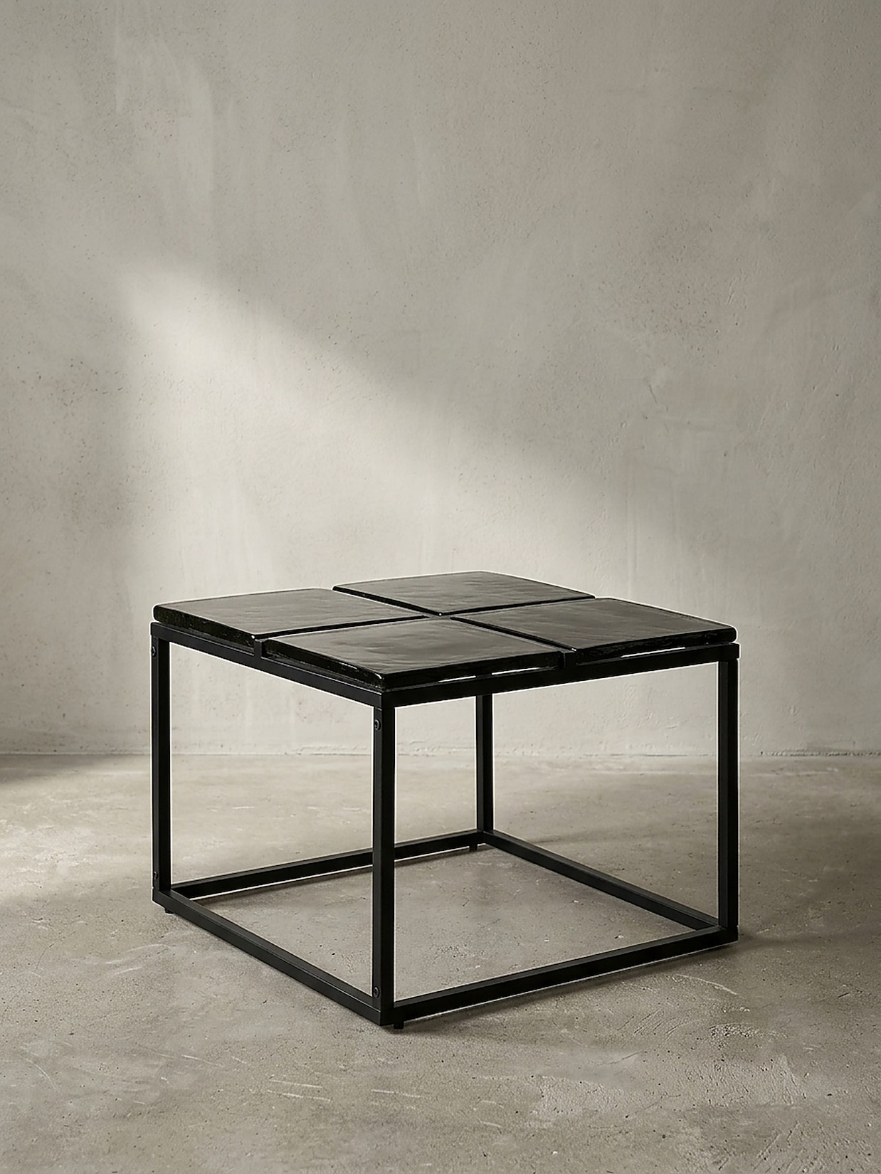 Couchtisch Quadratisch in Schwarz aus Glas und Metall, 58x58x43.5 cm