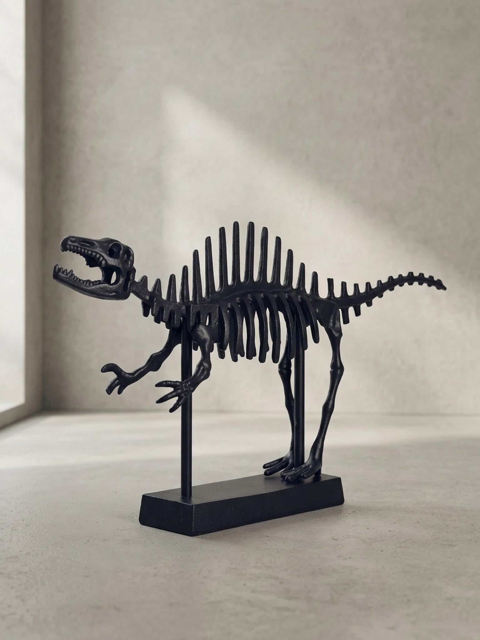 Dekofigur T-Rex Aluminium Schwarz 62 cm mit Sockel - Bild 1