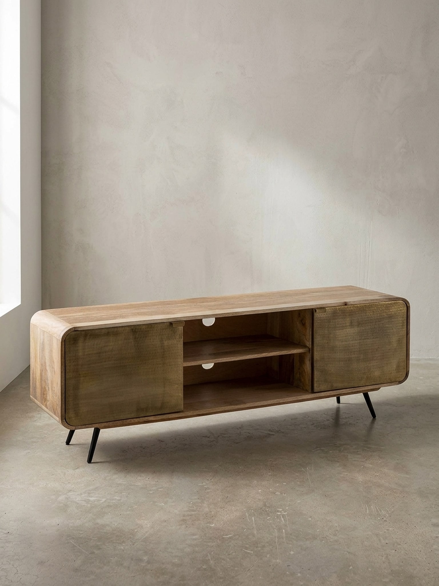 Lowboard Mango Massivholz Modern Stil 160x55x41 cm mit punzierten T&uuml;ren - Bild 1