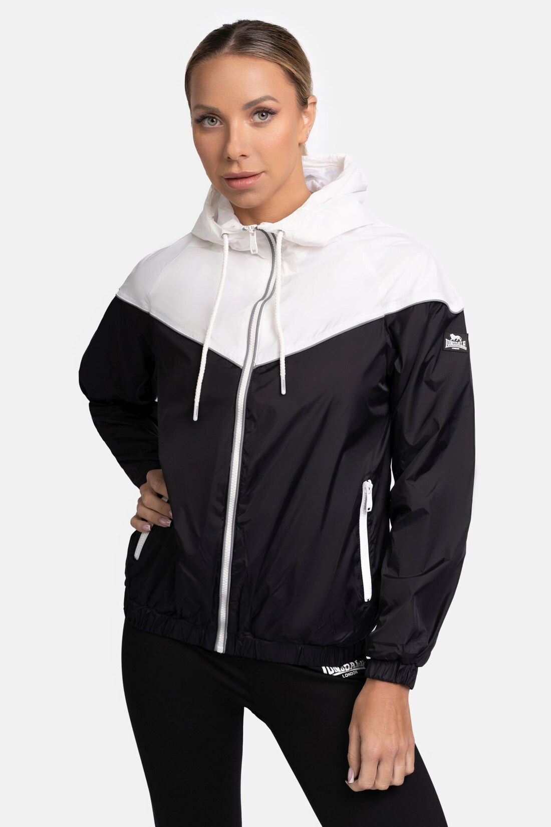 Lonsdale Frauen Windjacke mit Kapuze SKERRAY