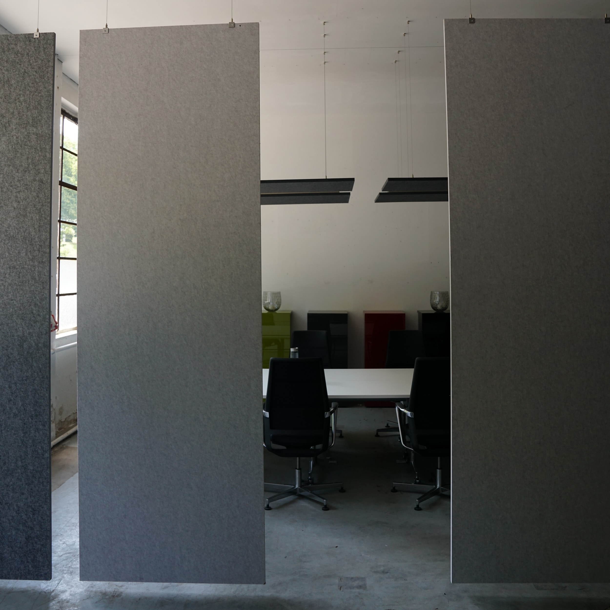 baffel panel-Set - Deckentr&auml;ger Farbe: lichtgrau, Gr&ouml;&szlig;e: 50x300x2,5cm - Bild 1