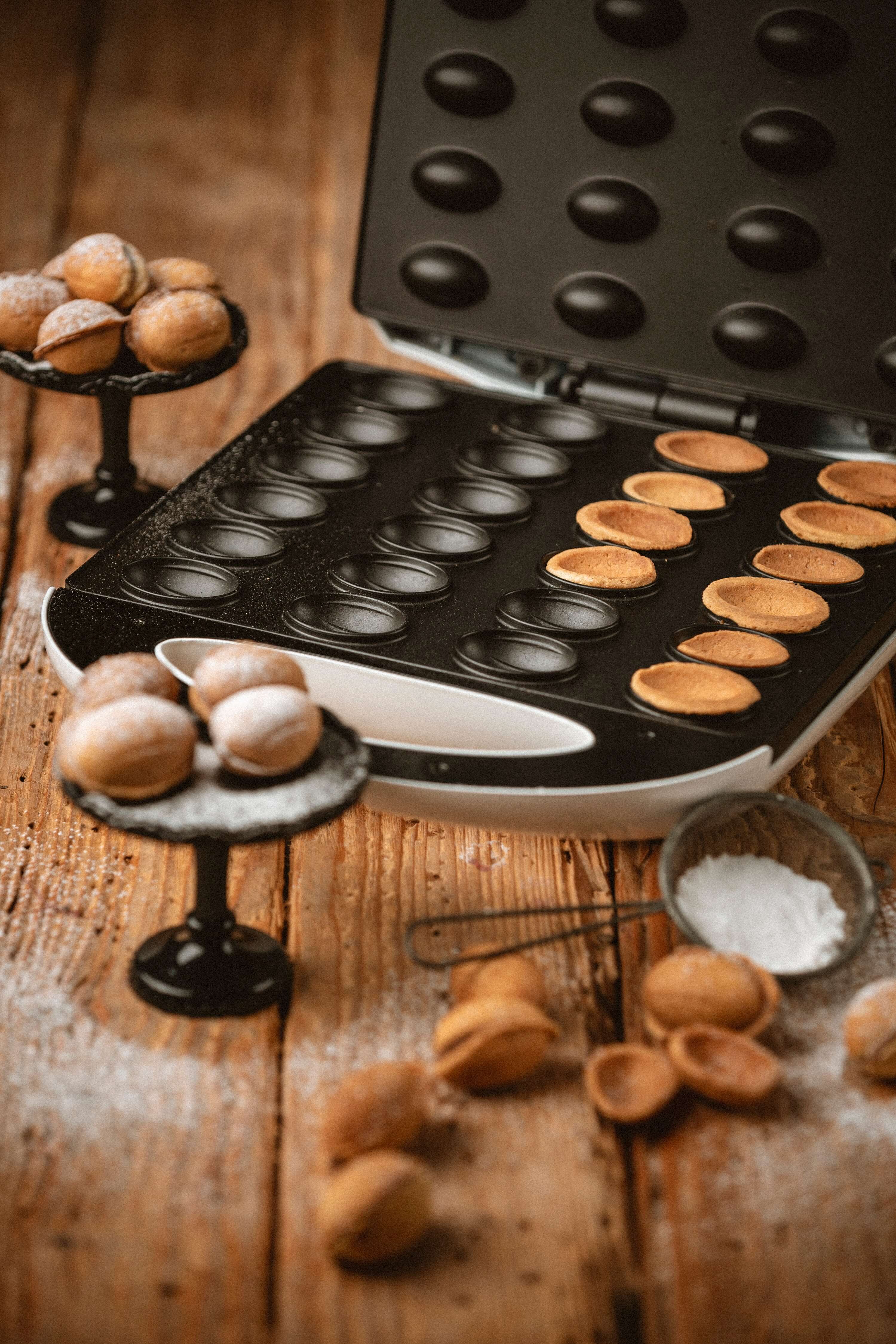 Zilan Elektrischer Nussbäcker Oresckis Nut Maker Antihaftbeschichtung 1400 Watt weiß online kaufen bei Netto