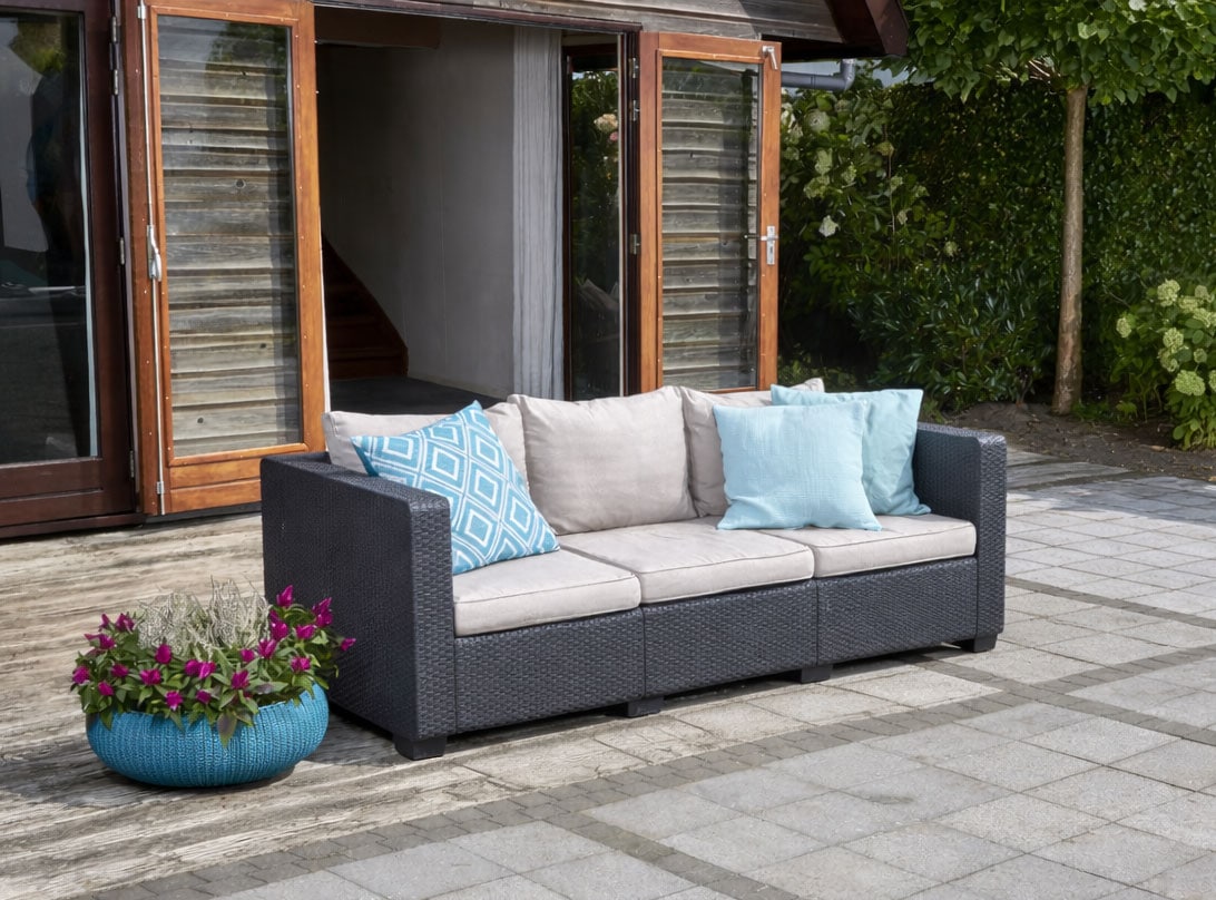 Allibert Salta 3-Sitzer Gartensofa &ndash; Rattanoptik, wetterfest & mit Kissen | Final Sale - Bild 1
