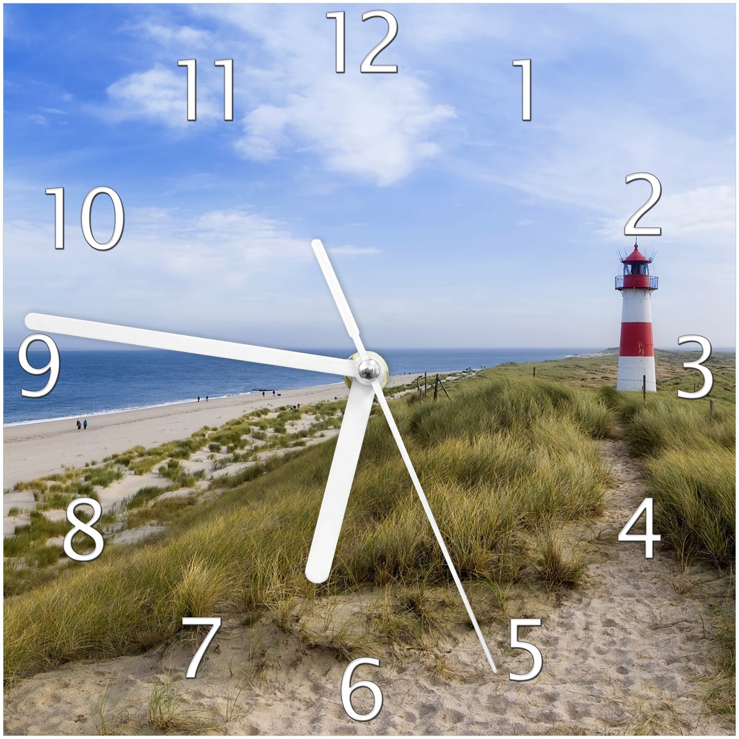 Wallario Uhr 20 x 20 cm, wei&szlig;e Zeiger Am Strand von Sylt  Leuchtturm auf der D&uuml;ne  Panorama - Bild 1